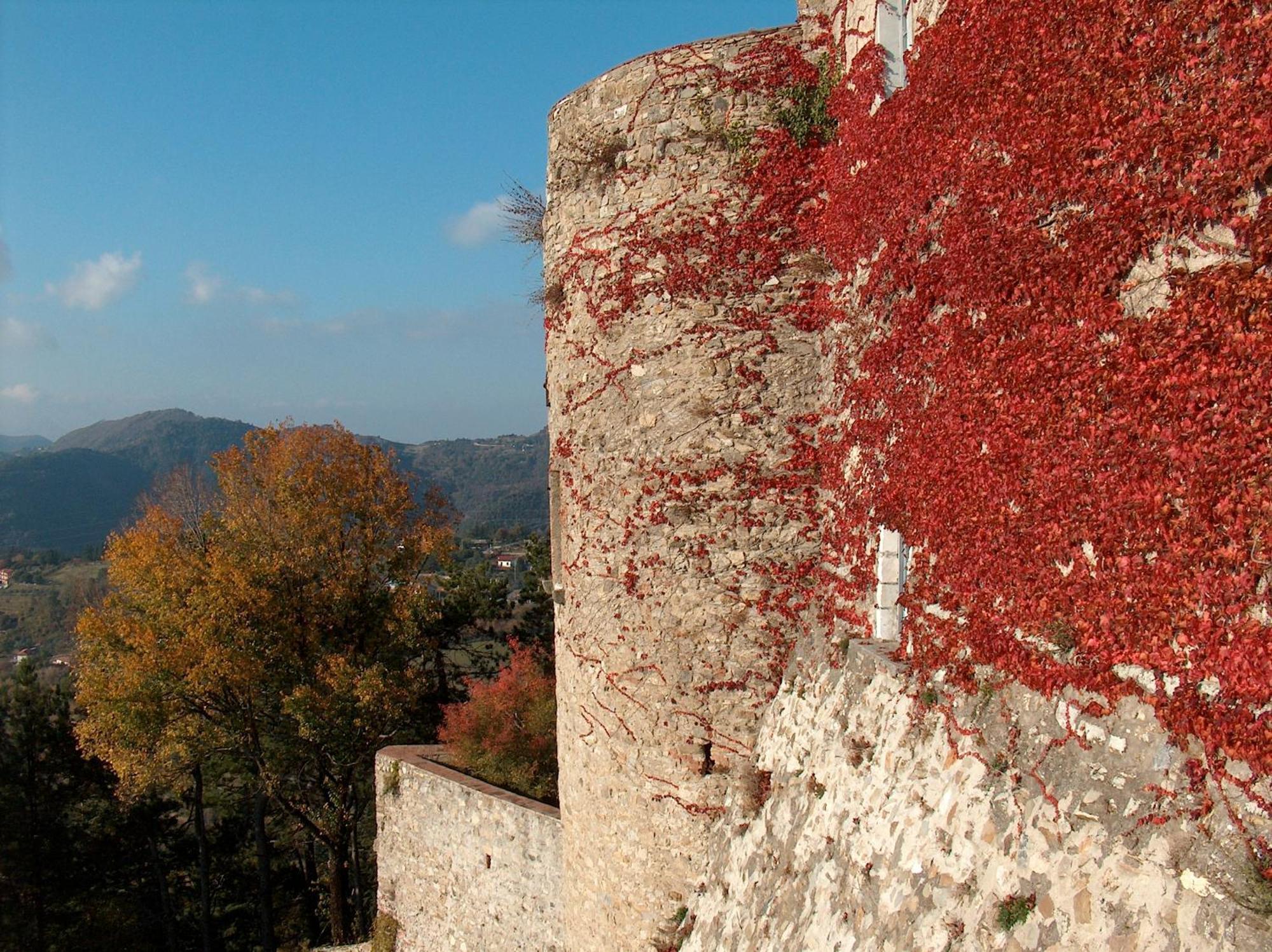 Castello Malaspina Di Fosdinovo Hotel Exterior foto