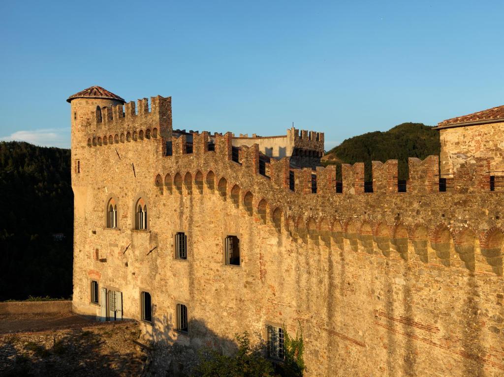 Castello Malaspina Di Fosdinovo Hotel Exterior foto